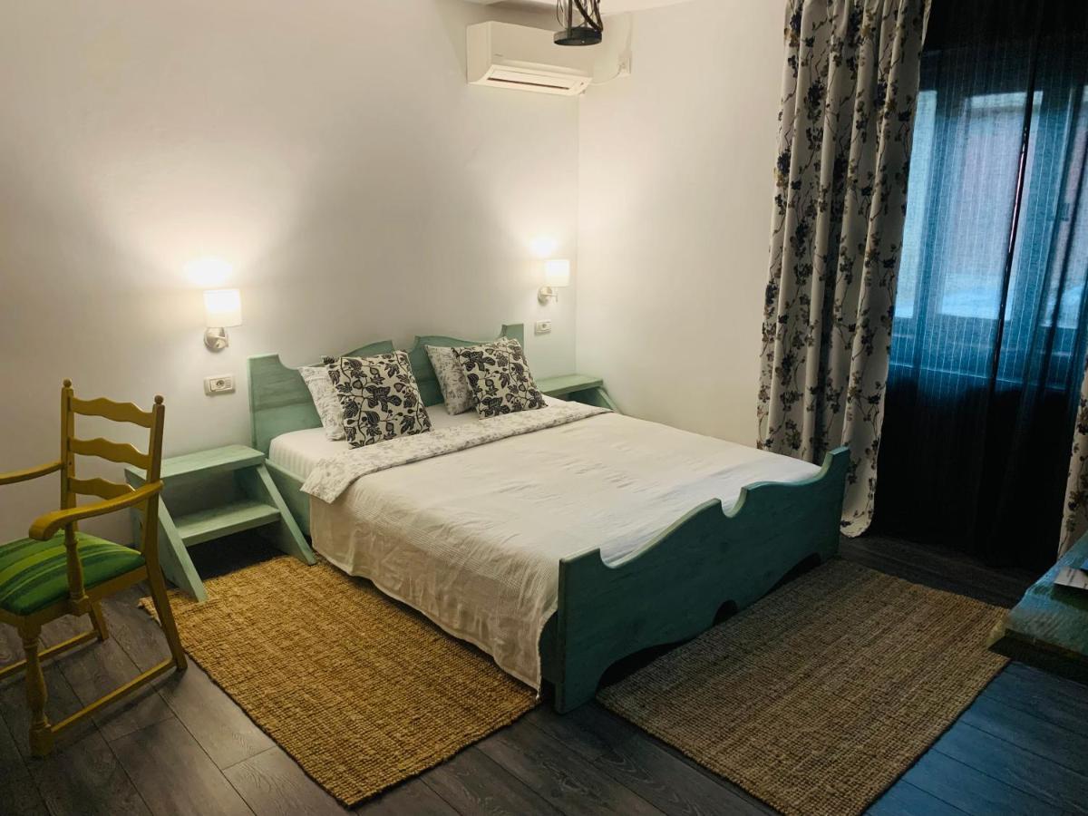 Casa "La Moara Din Gradina" Hotel Eftimie Murgu Luaran gambar