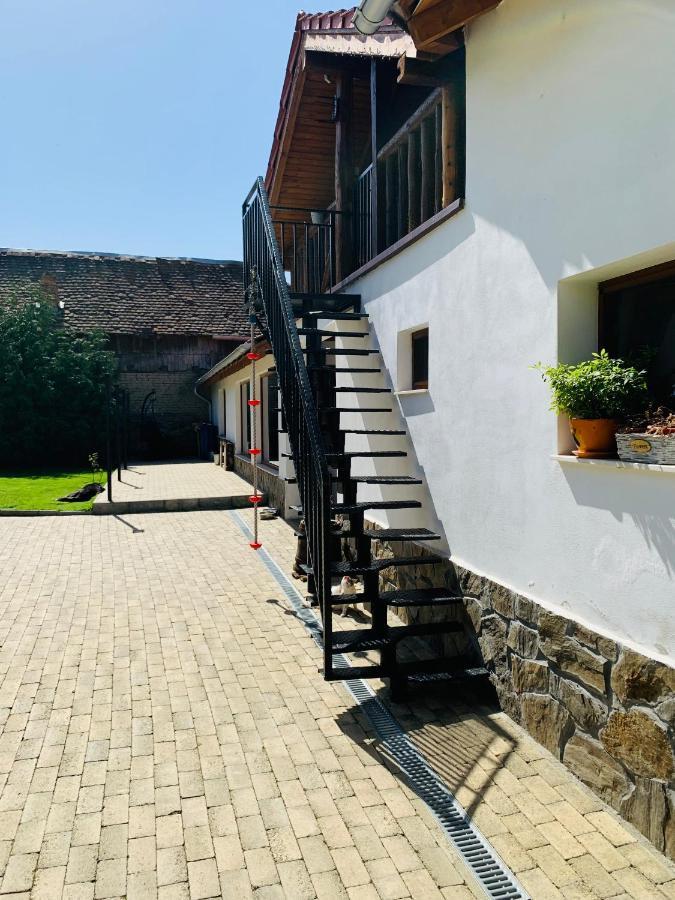 Casa "La Moara Din Gradina" Hotel Eftimie Murgu Luaran gambar